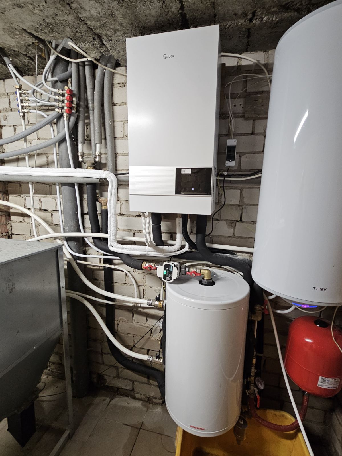 Šilumos siurblys oras-vanduo MIDEA M-Thermal Arctic MHA-V12W/D2RN8-B2 su HB-A160/CDS90GN8-B2 (12.00 kw) 3Ø -25 - Image 4